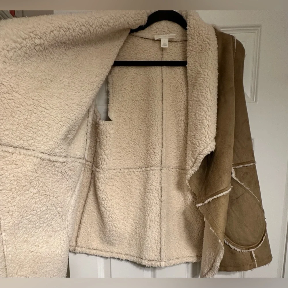 CASLON Vest - Picture 2 of 6